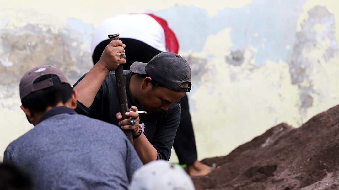 Dokumentasi pengecoran fondasi pembangunan Majelis Taklim Al-Ishlah